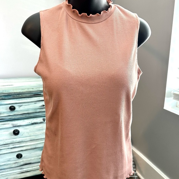 Nasty Gal Sleeveless Pale Pink Top - Picture 2 of 9